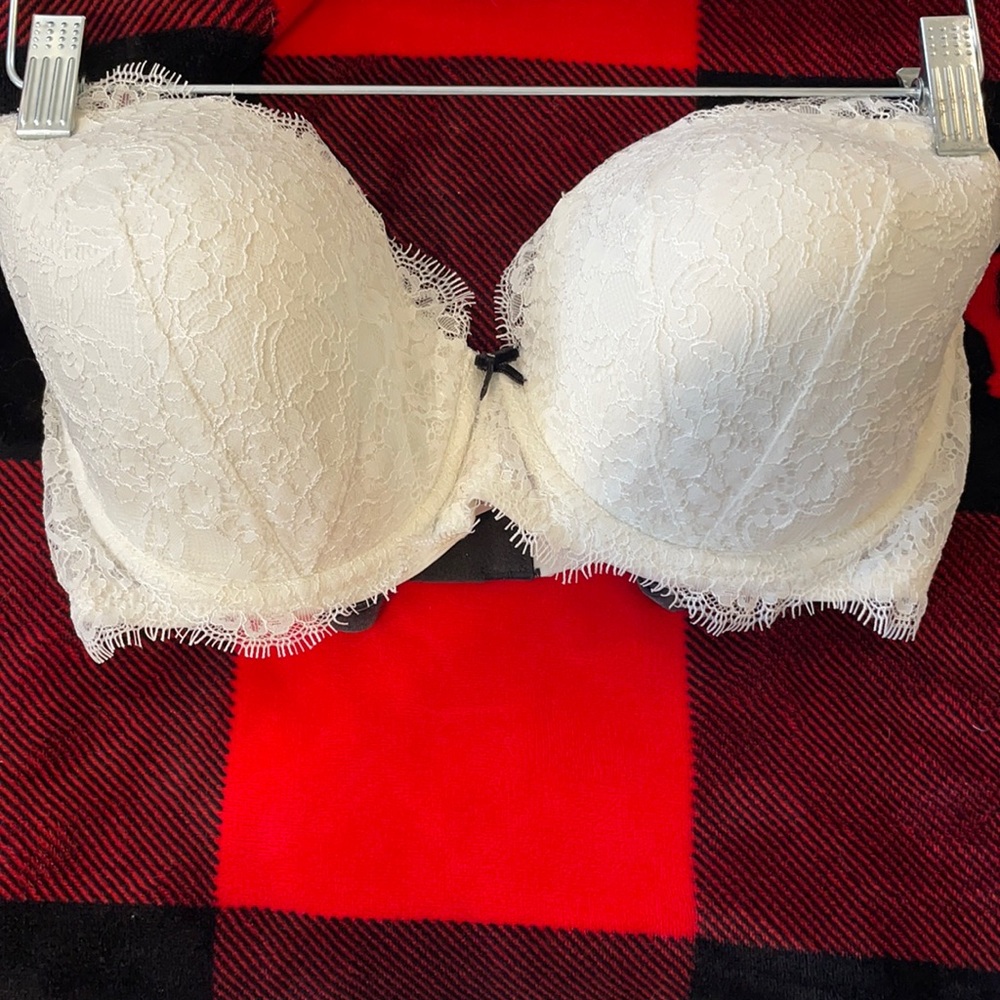 Victoria’s Secret lace bra
